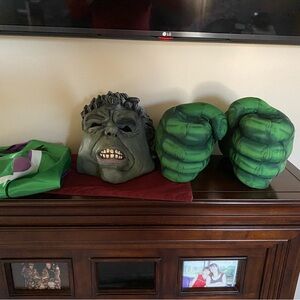 Hulk Mask and Giant Foam Fists Costume Set - Green